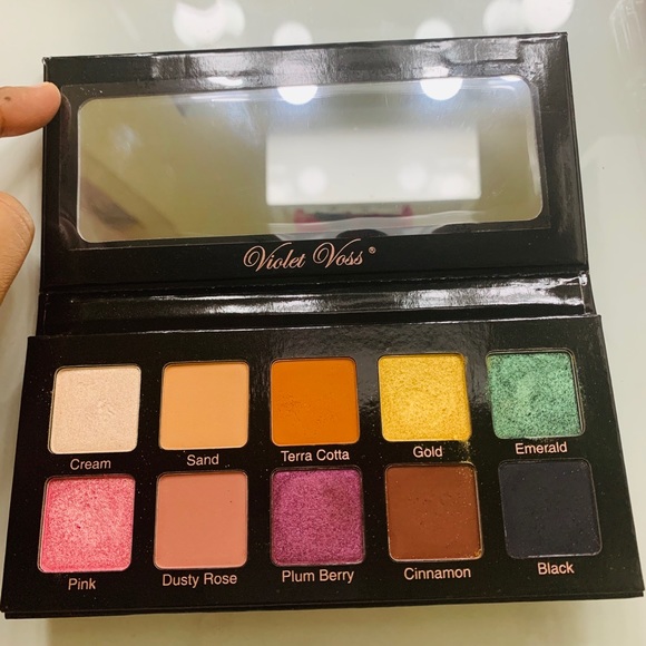 💙💙💙EYESHADOW PALETTE 💕 - Picture 2 of 7